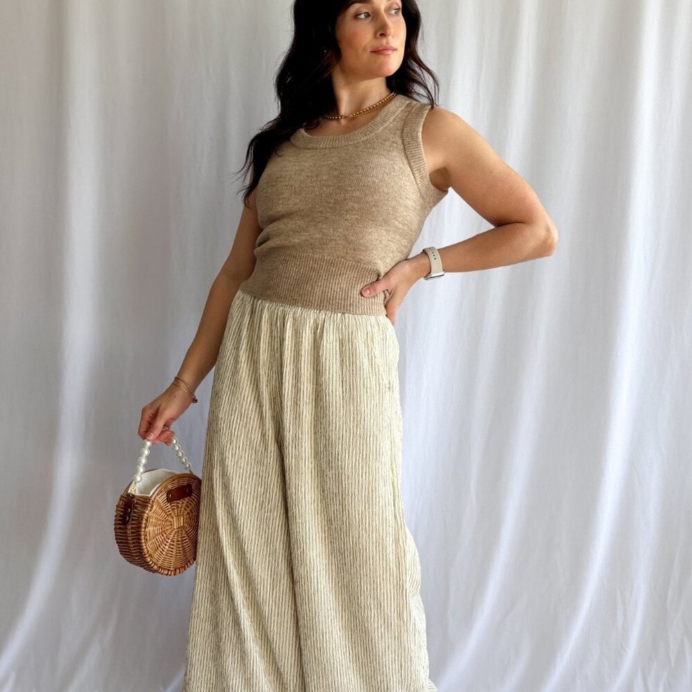 Chic Neutral Knit Sweater Vest Effortless Layering Piece - Picture 5 of 14